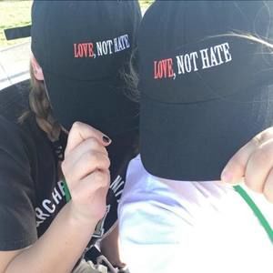 Meet your Posher, Caitlin